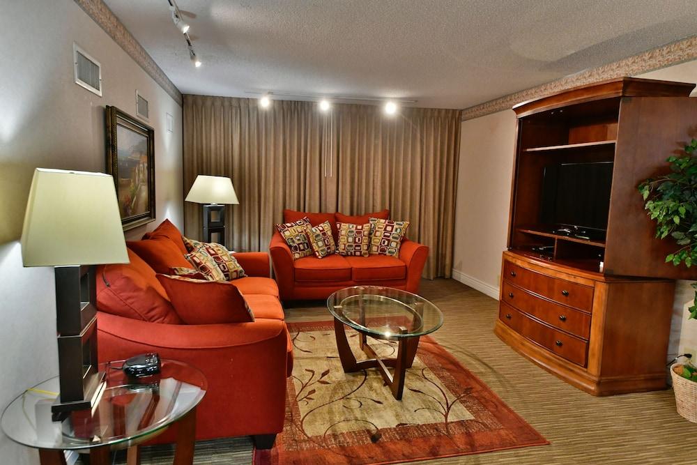 Ramada By Wyndham Jacksonville Hotel & Conference Center Экстерьер фото