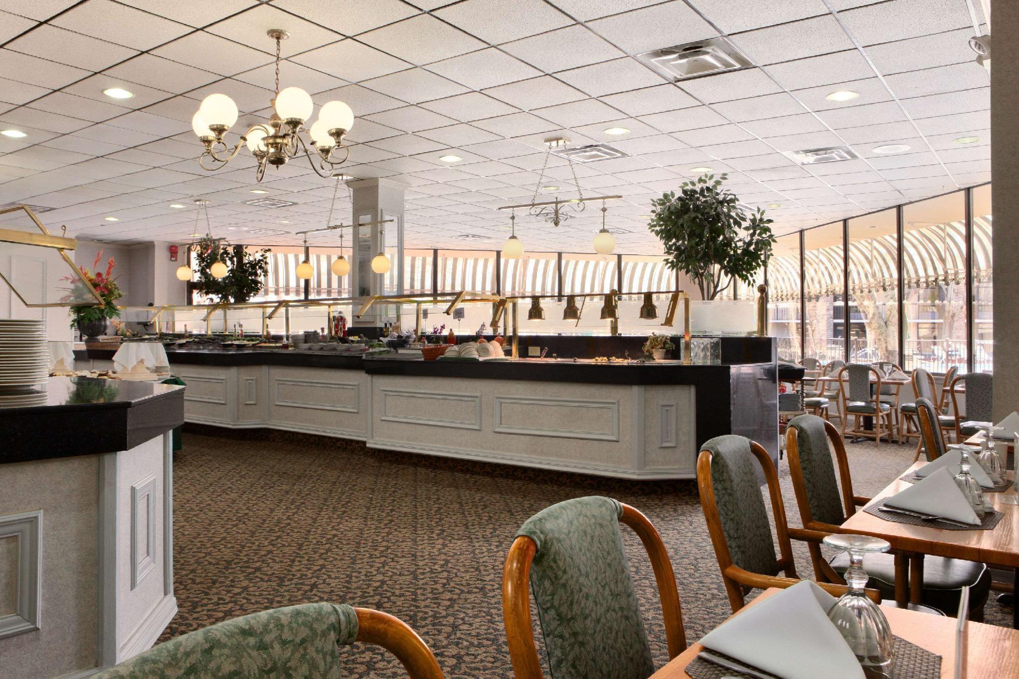 Ramada By Wyndham Jacksonville Hotel & Conference Center Экстерьер фото