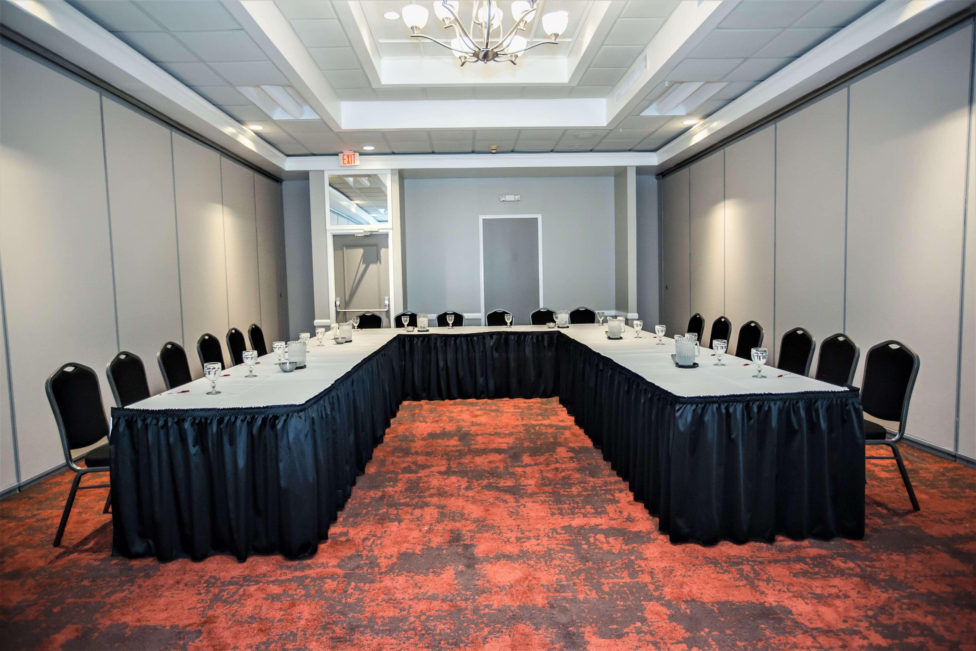 Ramada By Wyndham Jacksonville Hotel & Conference Center Экстерьер фото